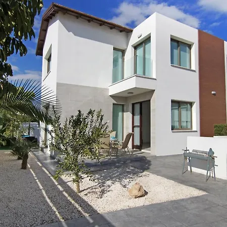 Serena Протарас